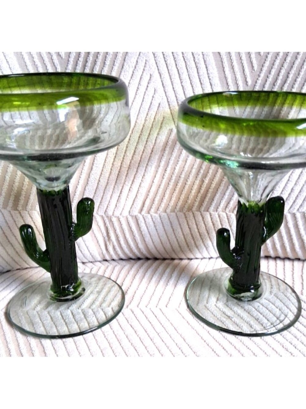 2 Margarita Hand-Blown with Bubbles Margarita Glasses Mexican Saguaro Cactus